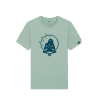 Camiseta Positano de Flow Mico en verde salvia con logo Flow Mico en postura de meditación en el pecho